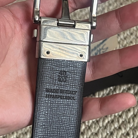 Burberry Reversible Leather Belt - Picture 5 of 7